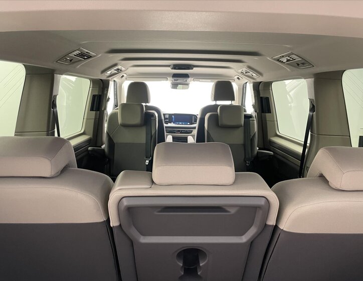 Volkswagen Multivan 14