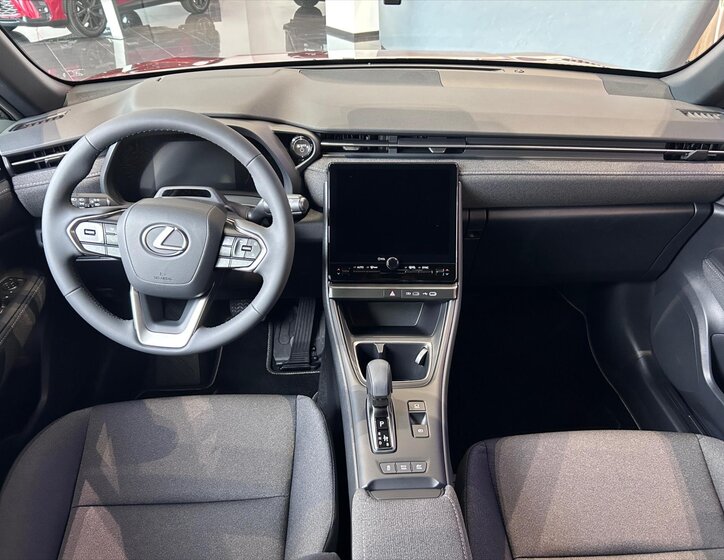 Lexus LBX SUV / Terénní 1,5 l 100 kw