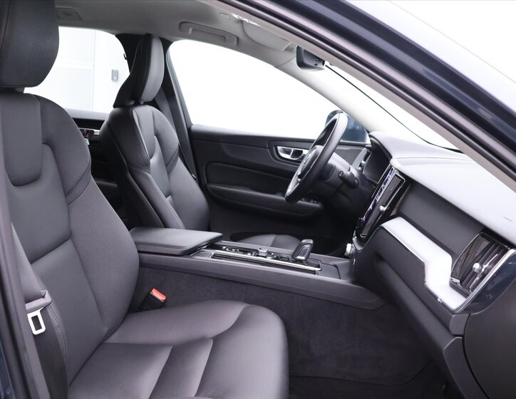 Volvo XC60 SUV / Terénní 2,0 l 145 kw