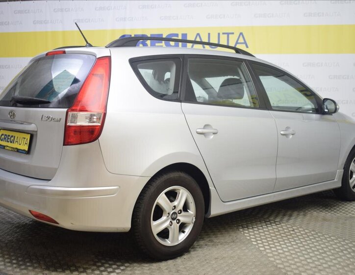 Hyundai i30 Kombi 1,6 l 92 kw