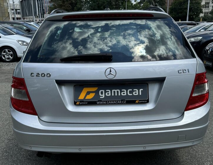 Mercedes-Benz Třídy C Kombi 2,1 l 100 kw
