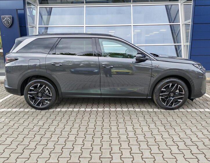 Peugeot 5008 SUV / Terénní 1,2 l 107 kw