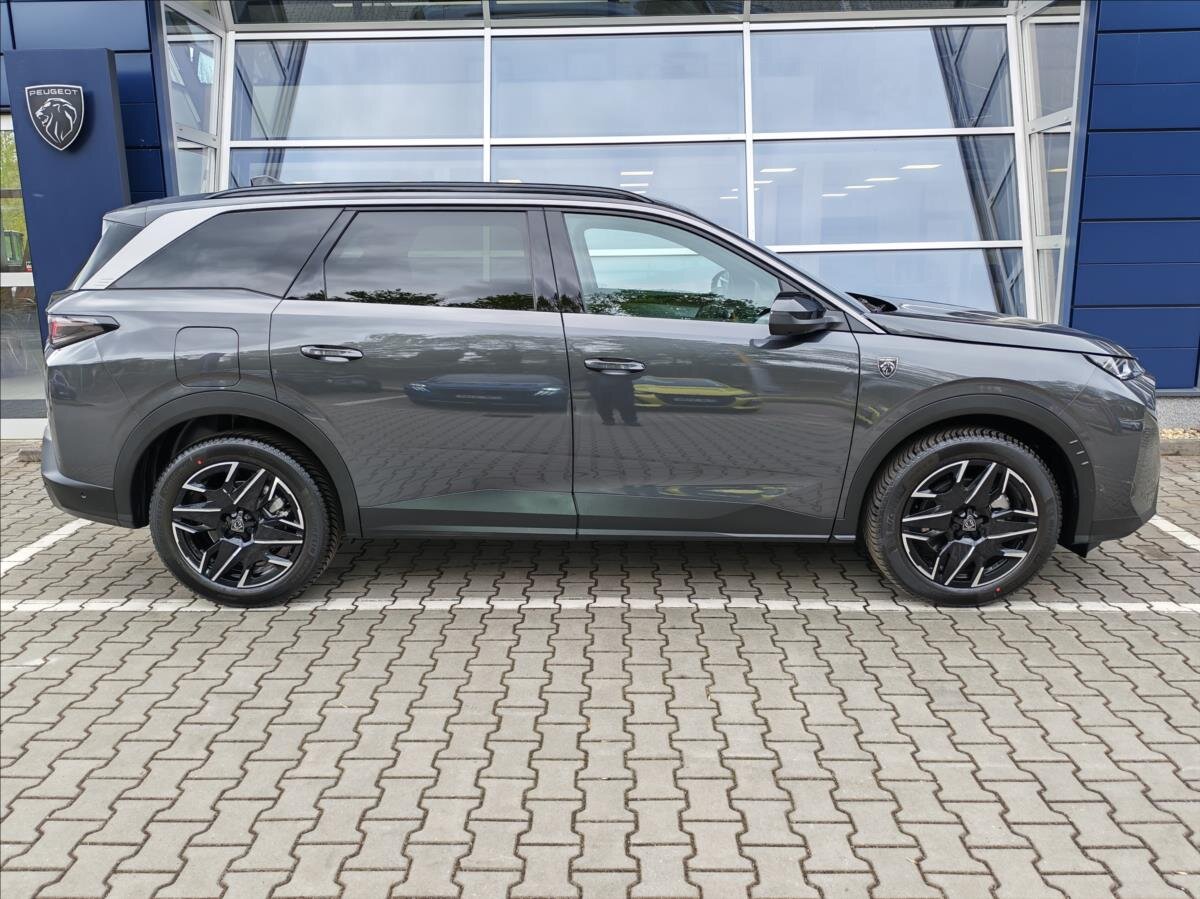 Peugeot 5008 SUV / Terénní 1,2 l 107 kw