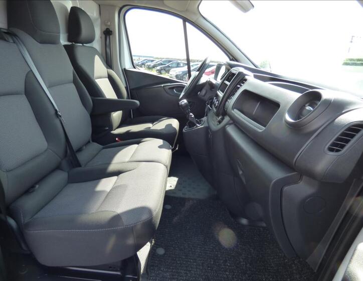 Renault Trafic 30