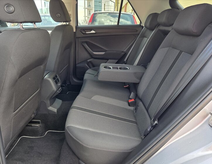 Volkswagen T-Roc SUV / Terénní 1,5 l 110 kw