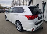 Mitsubishi Outlander SUV / Terénní 2,4 l 165 kw
