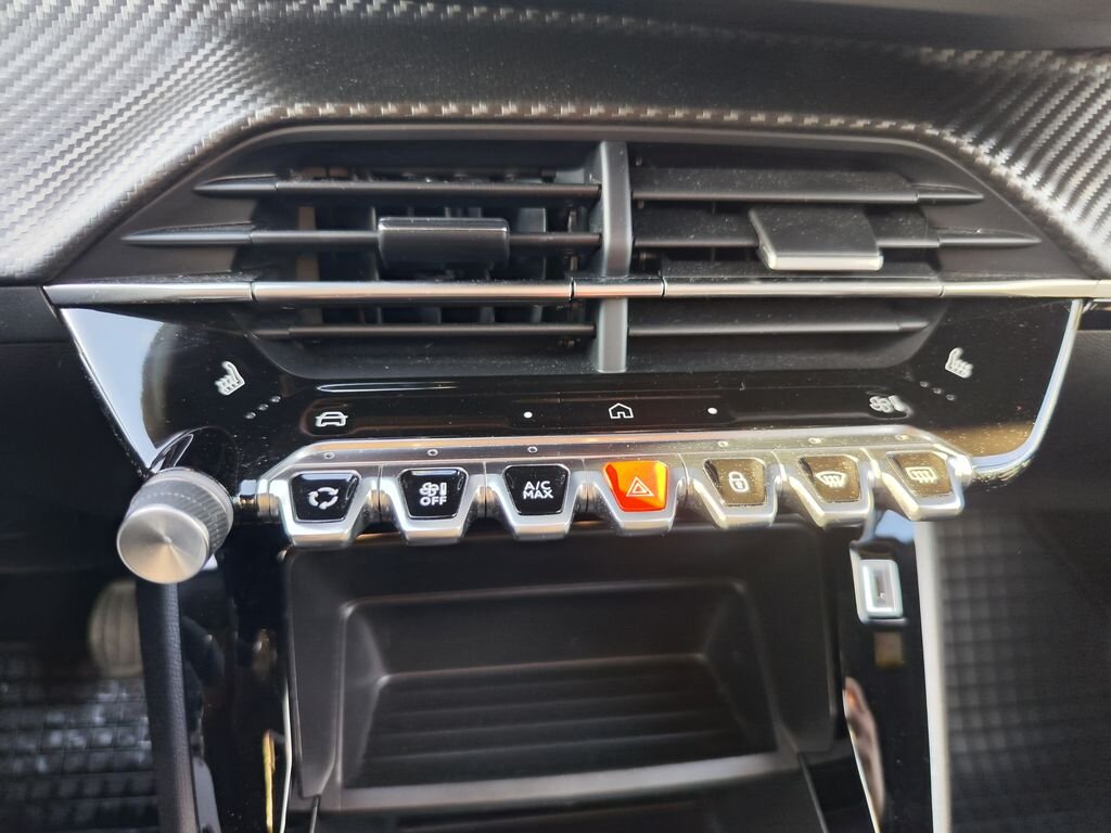 Peugeot 2008 Hatchback 1,2 l 74 kw