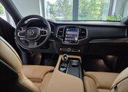 Volvo XC90 SUV / Terénní 2,0 l 180 kw