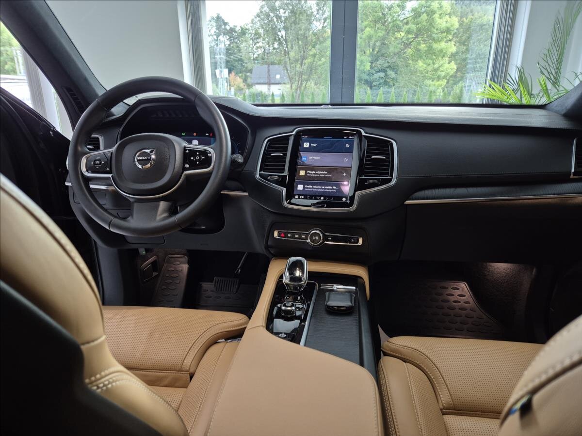 Volvo XC90 SUV / Terénní 2,0 l 180 kw