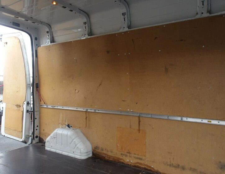 Ford Transit Skříň 2,2 l 74 kw