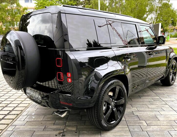 Land Rover Defender 8