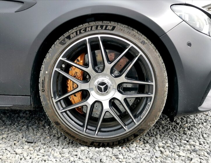 Mercedes-Benz Třídy E Kombi 4,0 l 450 kw