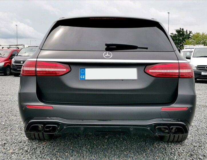 Mercedes-Benz Třídy E 40