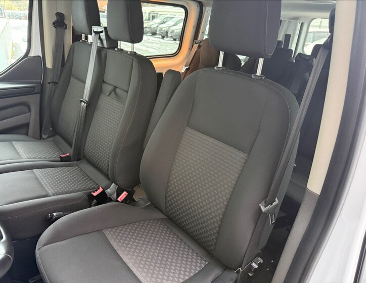 Ford Transit Custom 11