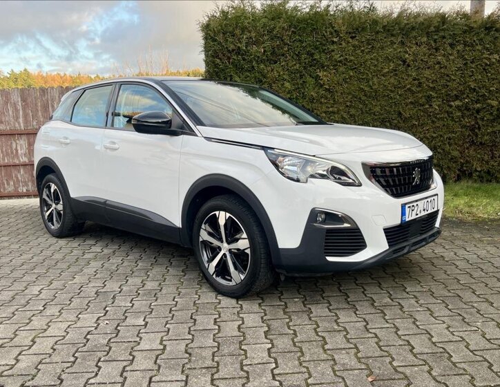 Peugeot 3008 SUV 1,2 l 96 kw