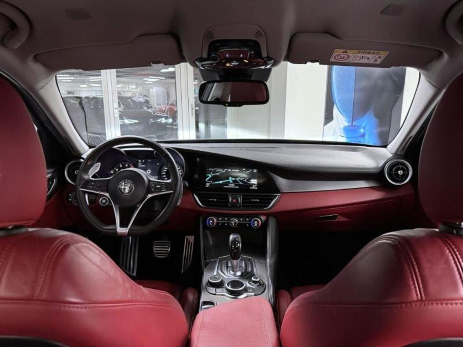 Alfa Romeo Giulia 17