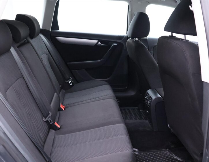 Volkswagen Passat Kombi 2,0 l 103 kw