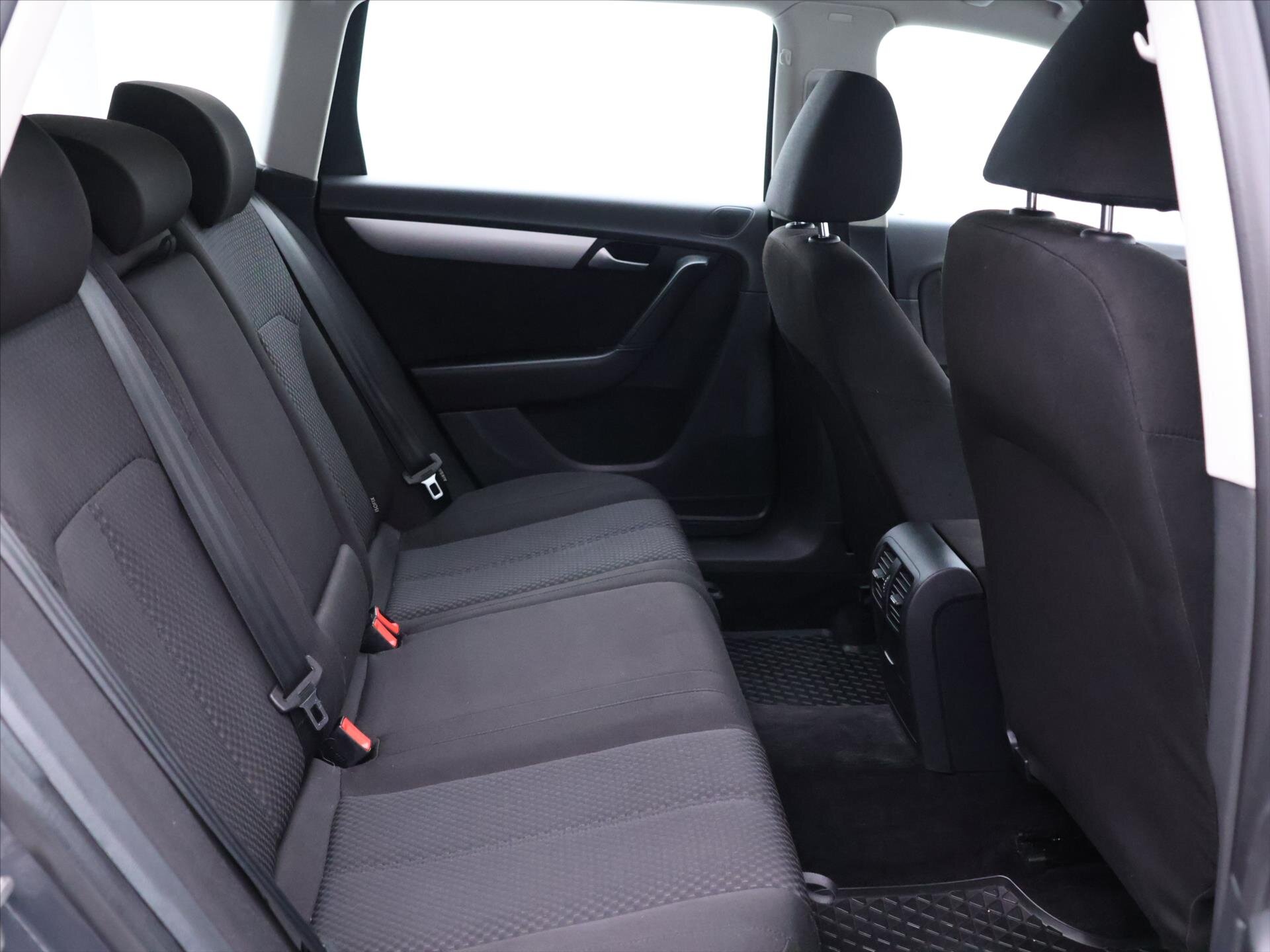 Volkswagen Passat Kombi 2,0 l 103 kw