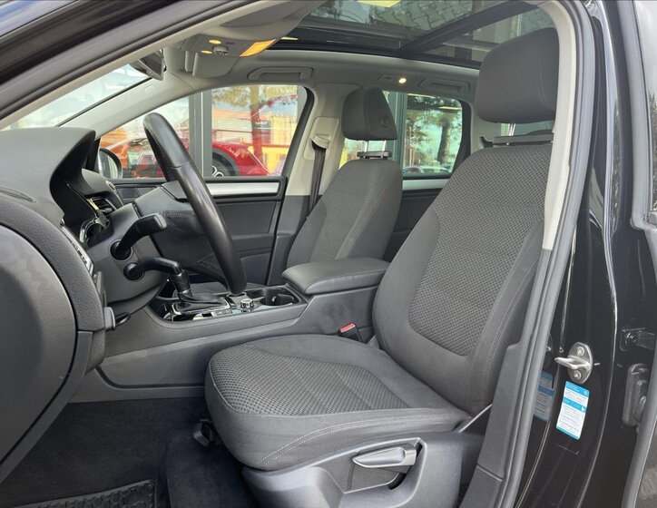 Volkswagen Touareg 9