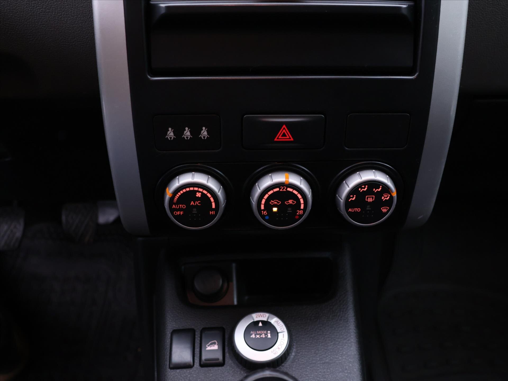 Nissan X-Trail SUV / Terénní 2,0 l 110 kw