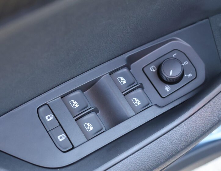 Škoda Karoq SUV / Terénní 1,5 l 110 kw