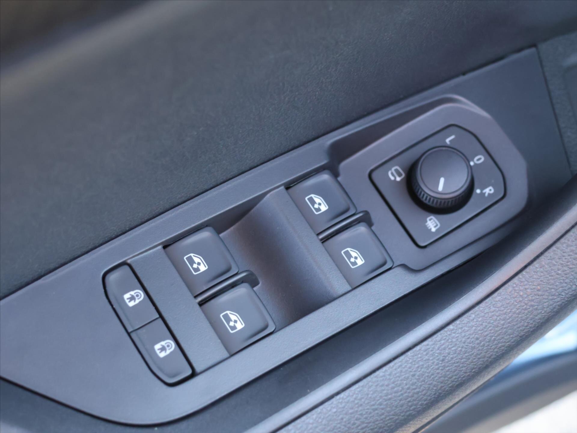 Škoda Karoq SUV / Terénní 1,5 l 110 kw