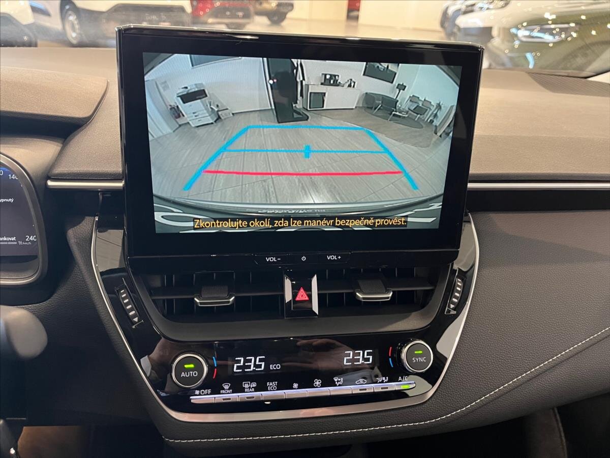 Toyota Corolla Sedan 1,5 l 92 kw