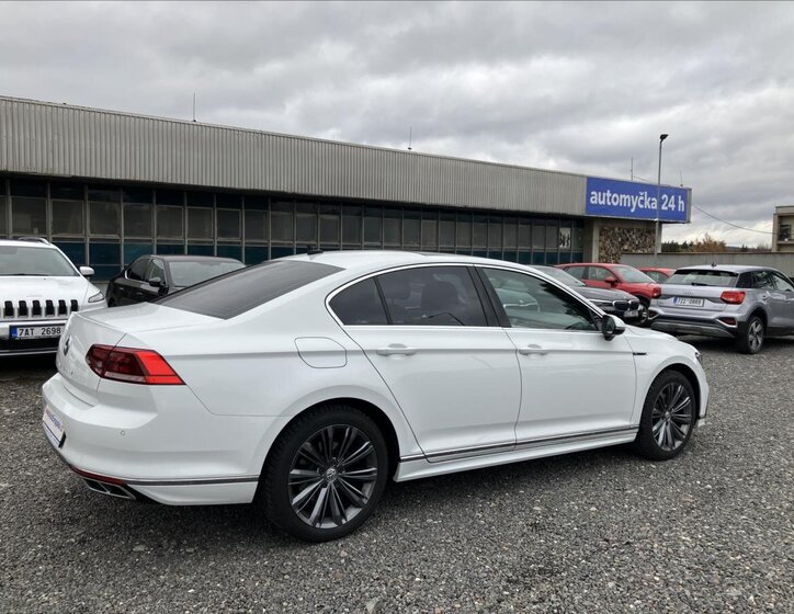 Volkswagen Passat Sedan 2,0 l 110 kw