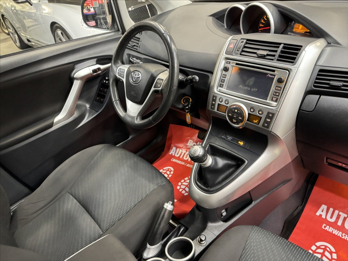 Toyota Verso Kombi 2,0 l 93 kw