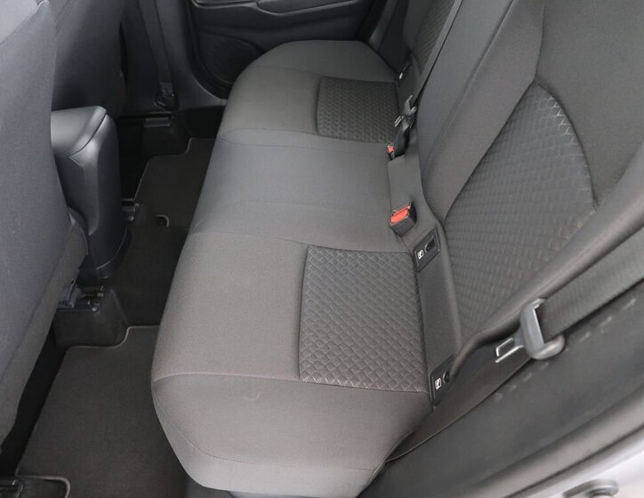 Toyota C-HR SUV / Terénní 1,8 l 72 kw