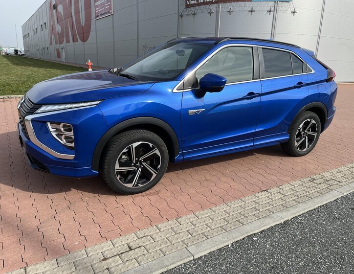 Mitsubishi Eclipse Cross SUV / Terénní 2,4 l 72 kw