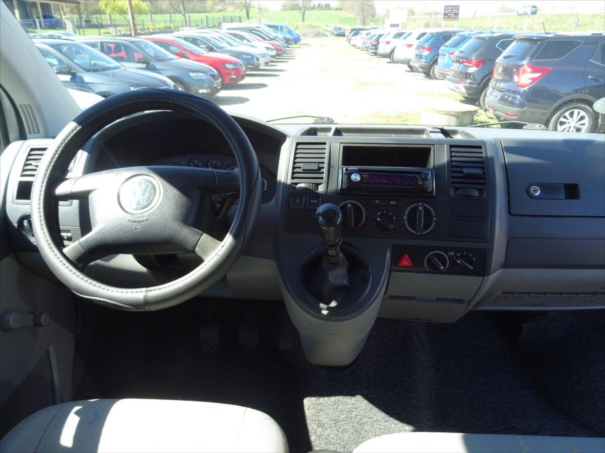 Volkswagen Caravelle MPV 2,5 l 96 kw