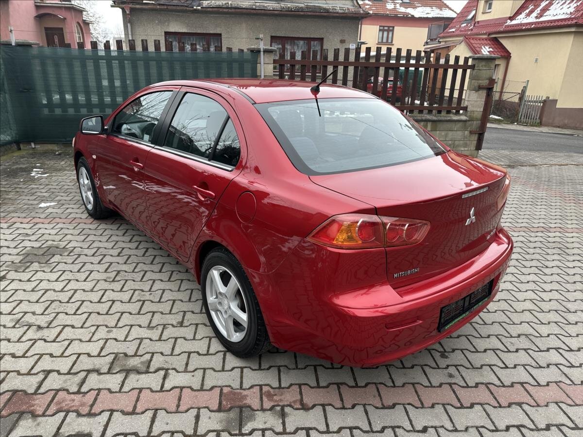 Mitsubishi Lancer Sedan 1,8 l 105 kw