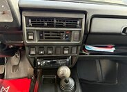 Lada Niva SUV 1,7 l 61 kw