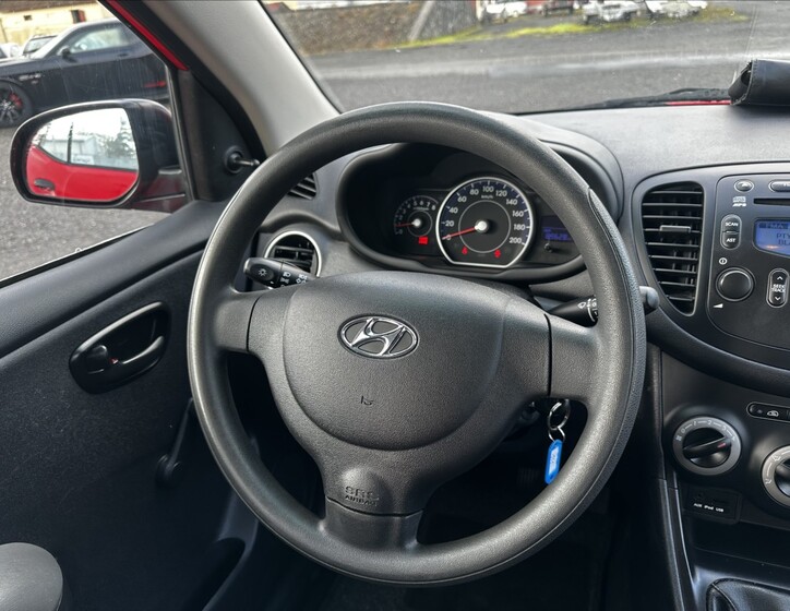 Hyundai i10 15