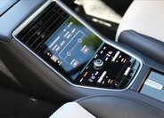 Porsche Panamera 42