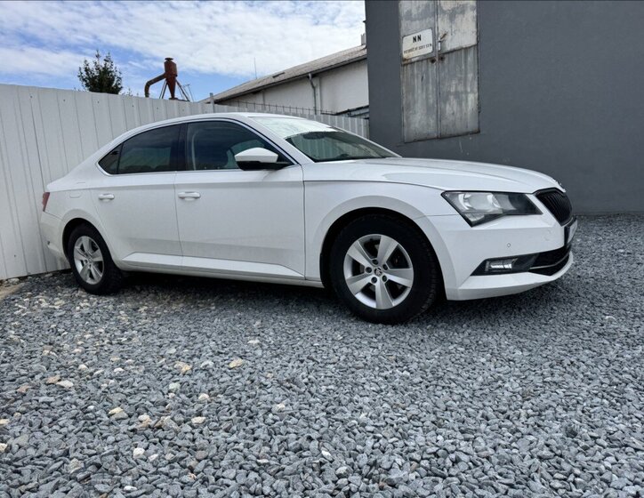 Škoda Superb Sedan / Limuzína 2,0 l 140 kw