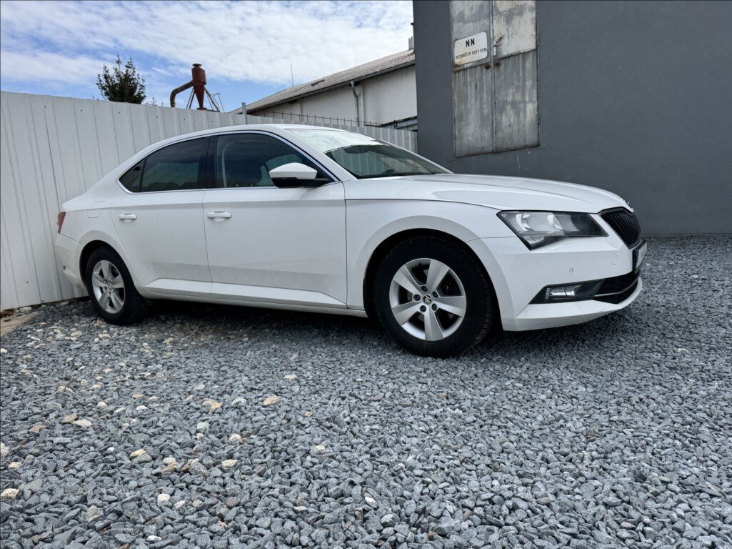 Škoda Superb Sedan / Limuzína 2,0 l 140 kw