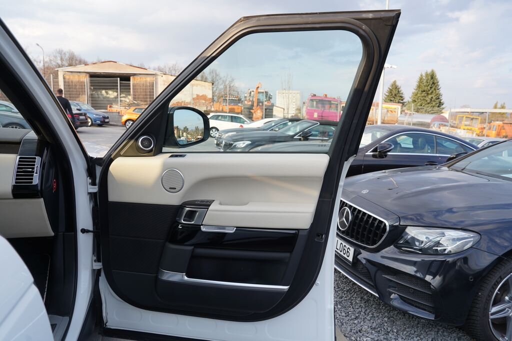 Land Rover Range Rover SUV / Terénní 4,4 l 250 kw