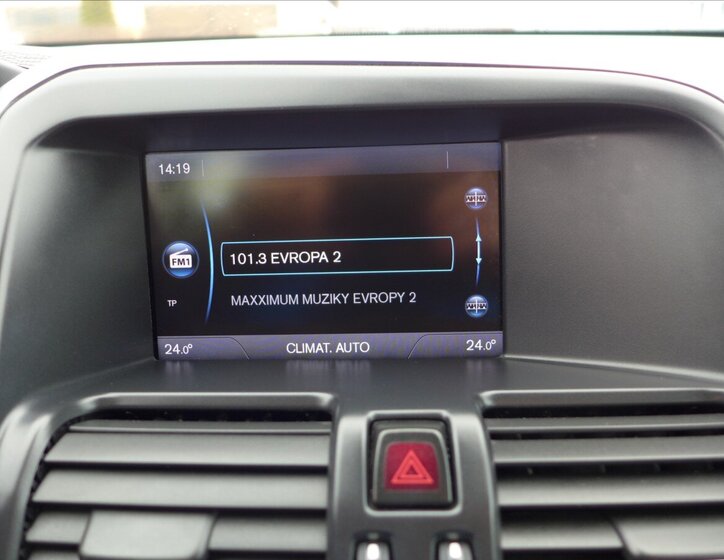 Volvo XC60 SUV 2,4 l 120 kw