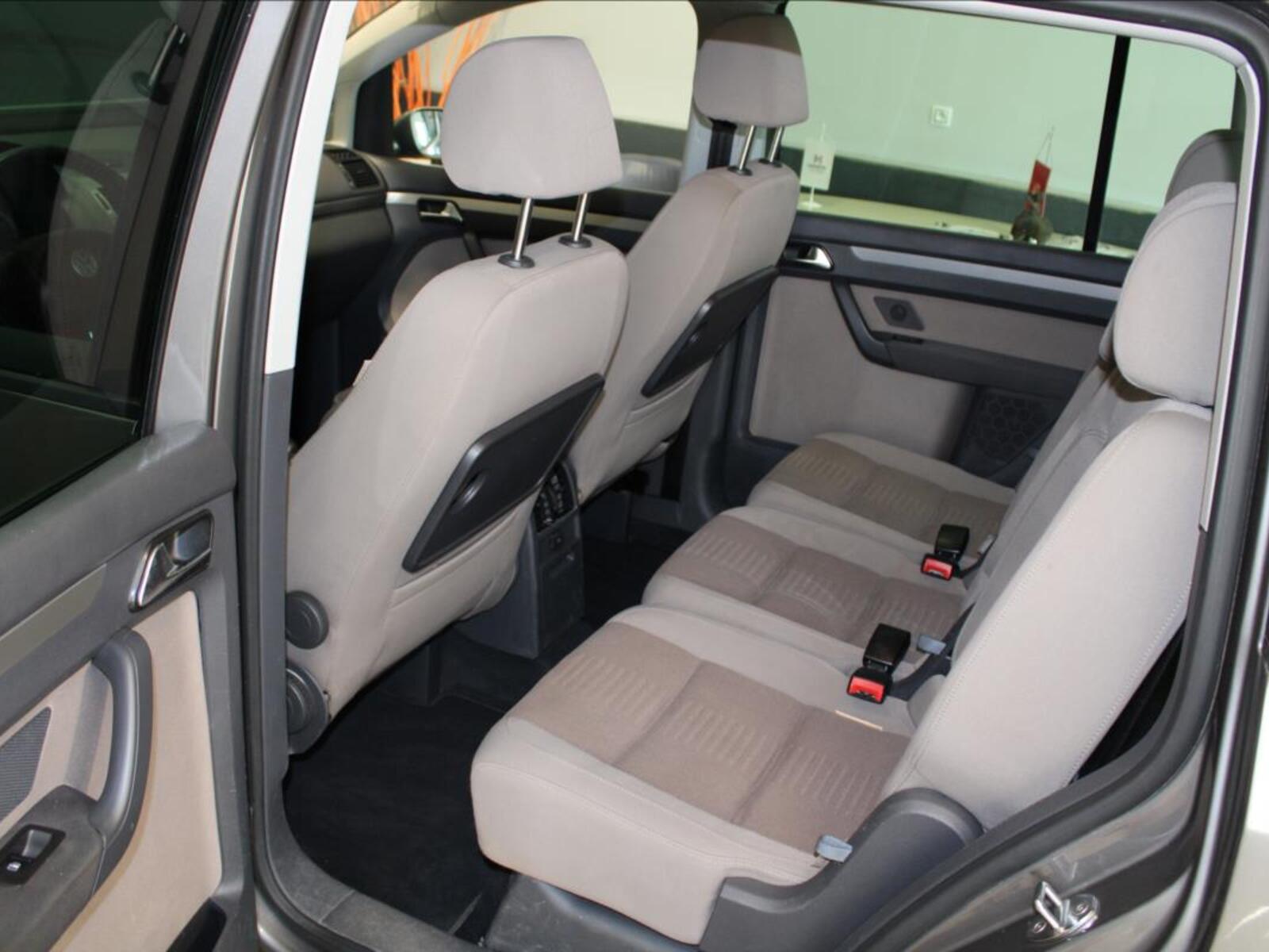 Volkswagen Touran 14