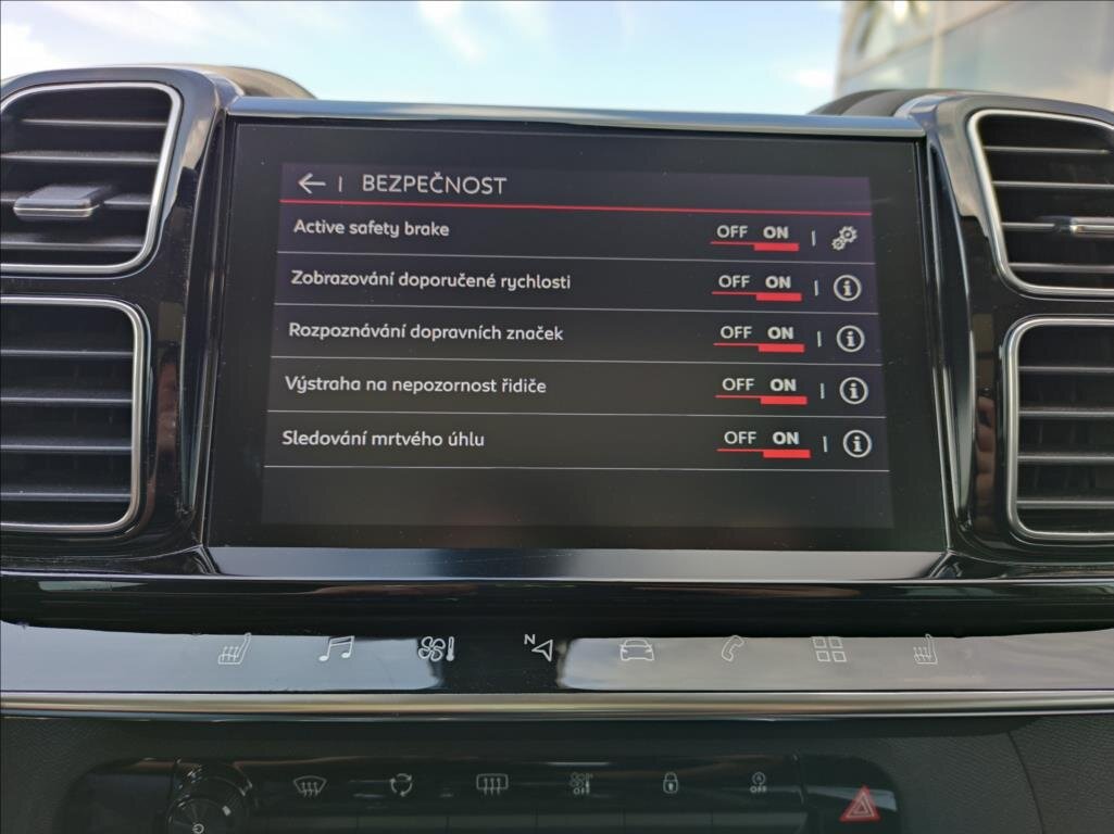 Citroën C5 Aircross SUV / Terénní 1,5 l 96 kw