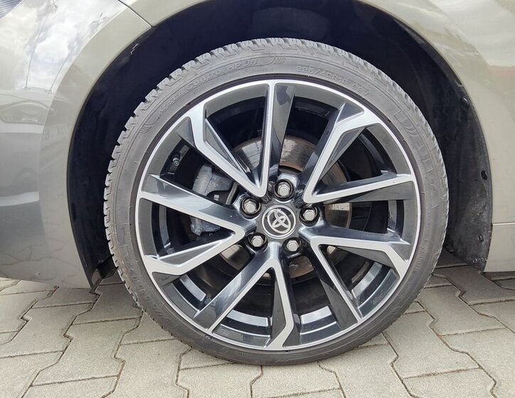 Toyota Corolla Kombi 2,0 l 144 kw