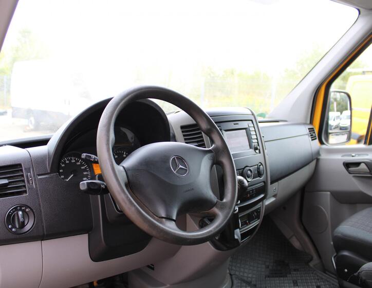 Mercedes-Benz Sprinter 11
