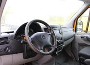 Mercedes-Benz Sprinter 11