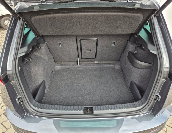 Škoda Karoq SUV / Terénní 1,5 l 110 kw