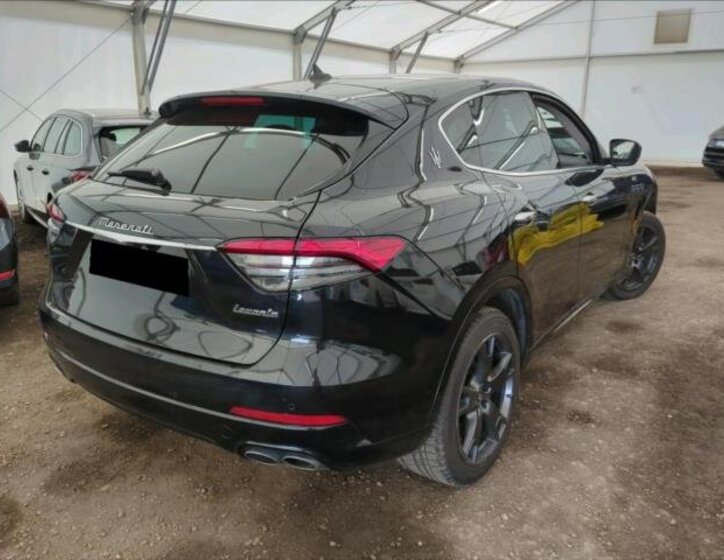 Maserati Levante SUV / Terénní 2,0 l 243 kw