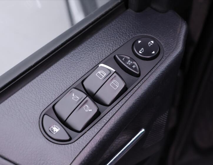 Mercedes-Benz Viano 15