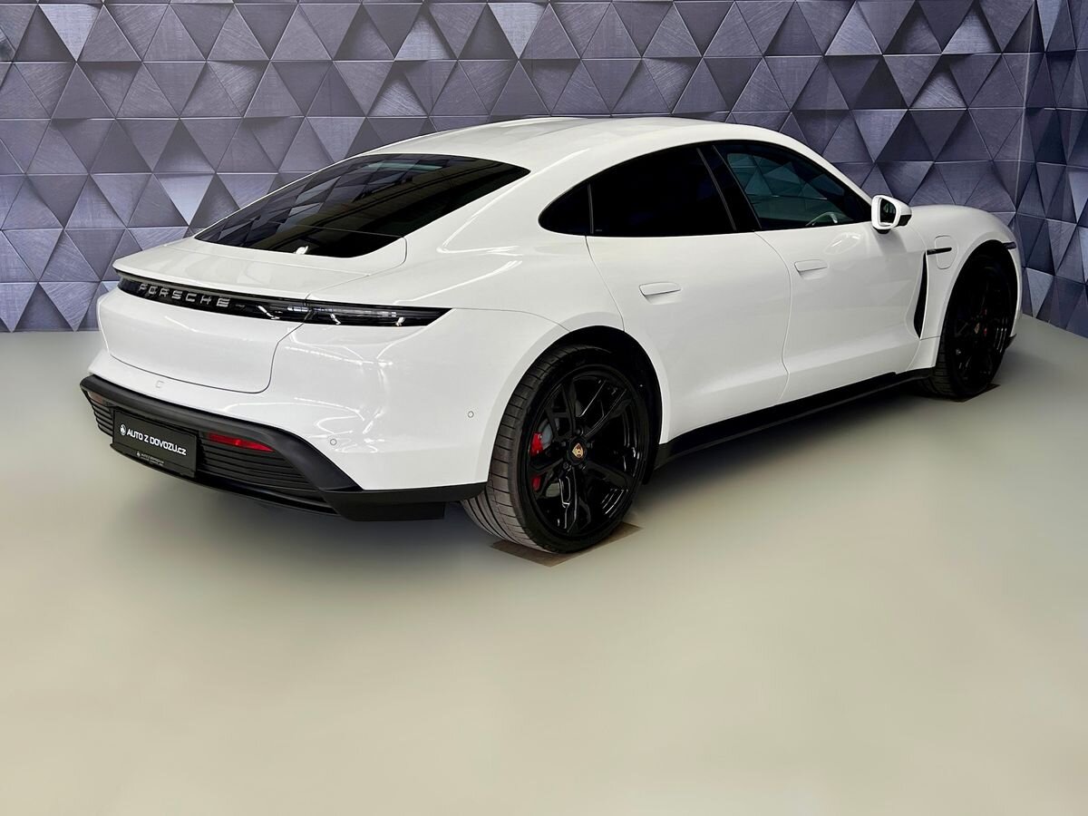 Porsche Taycan Sedan / Limuzína 0,0 320 kw