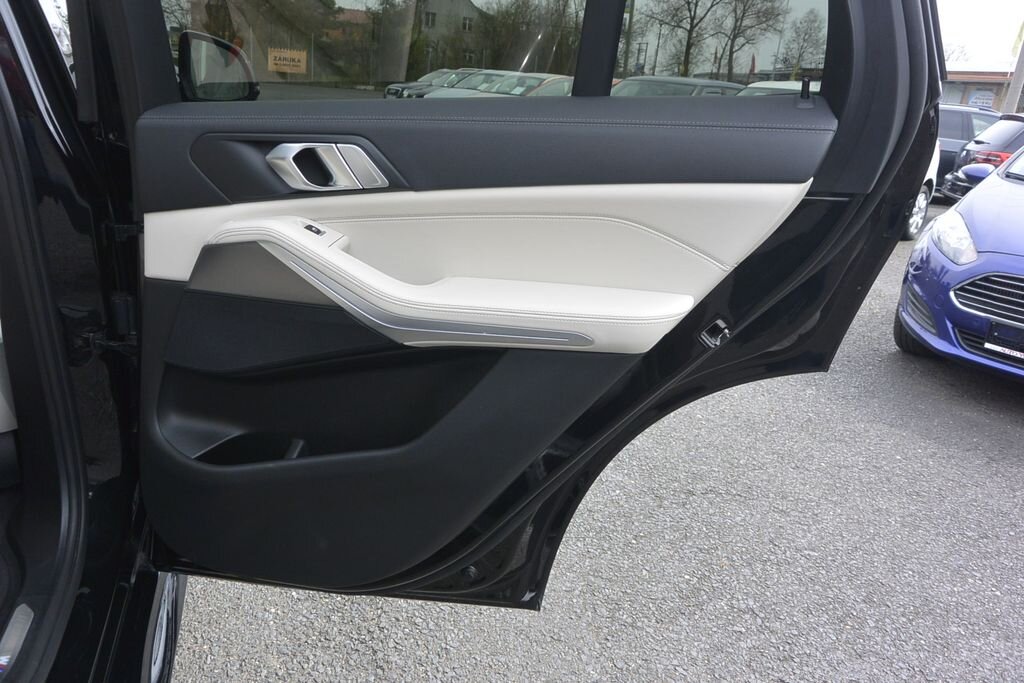 BMW X5 SUV / Terénní 3,0 l 250 kw